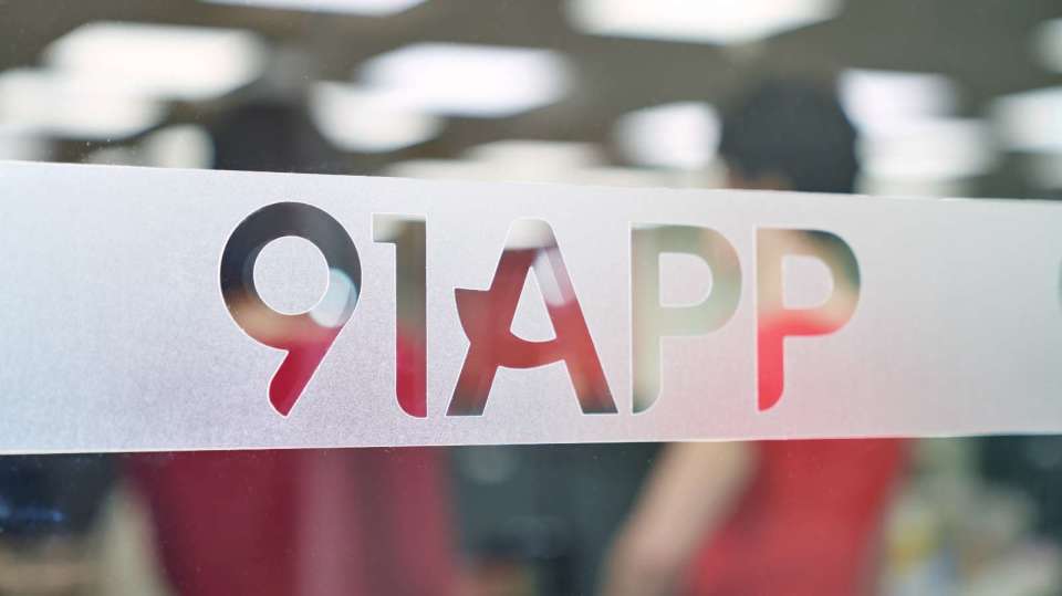 可可影视的小讲义：今天讲把“大家都”拆成样本——我用摘要法复述